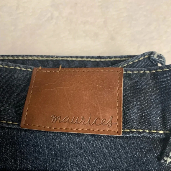 Maurice’s dark wash 13/14 regular fit straight bootcut in great condition - Picture 2 of 7